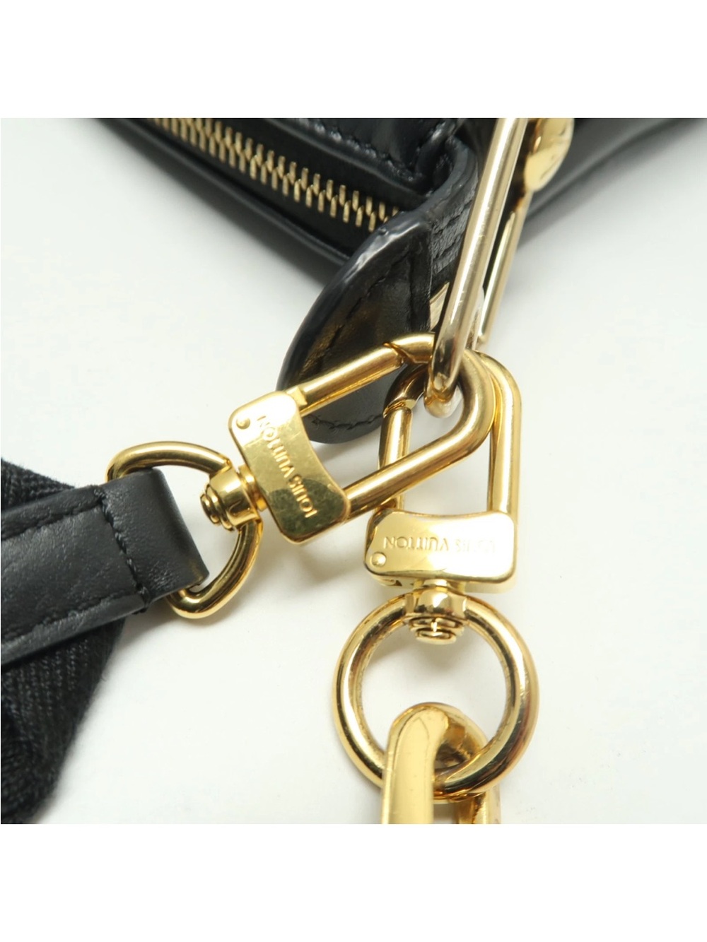 LOUIS VUITTON COUSSIN PM Crossbody/Shoulder bag - Picture 10 of 17